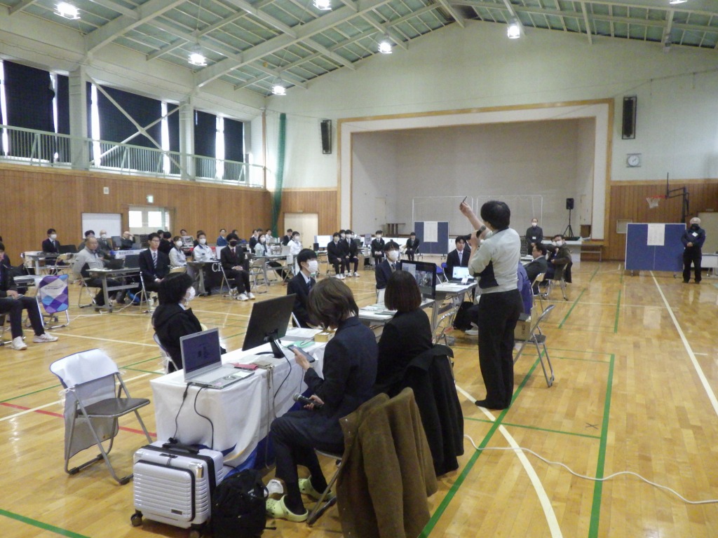 専門課程1年生向けに校内企業研究会を実施しました